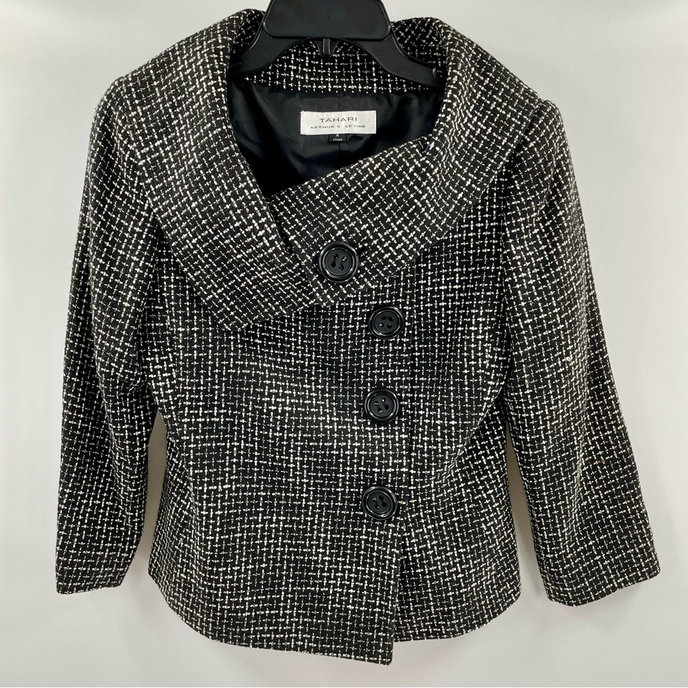 Tahari European Designer Styled Snap Top Button Long Sleeve Boucle Vibes Jacket